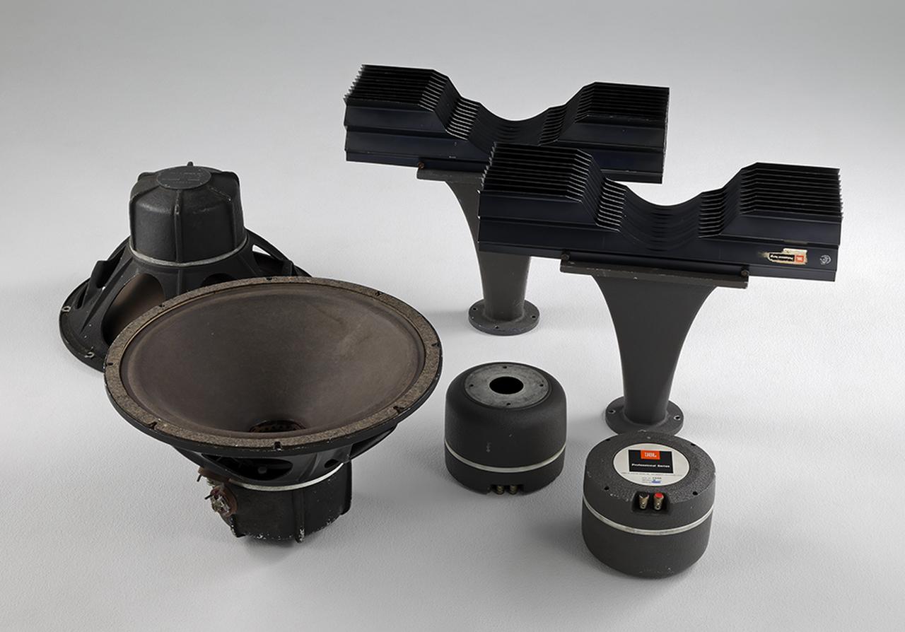 画像: JBLドライバー+ホーンの揺るぎない組合せの妙が感じられる