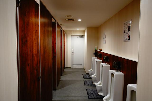 画像: 男性用トイレ