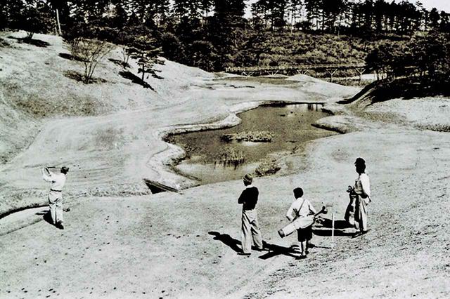 画像: 池が美しい6番