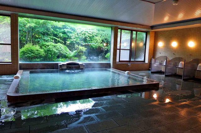 画像: プレーの疲れを癒してくれる湯加減最高の大浴場