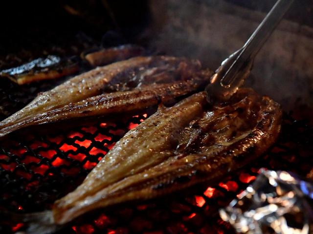 画像: ホッケの炉ばた焼き。香ばしい