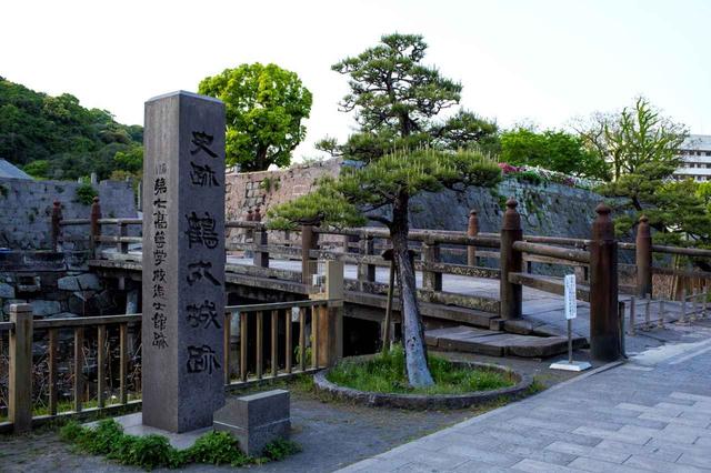 画像: 鶴丸城跡。「薩摩は人をもって城となす」