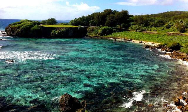 画像: マンギラオ名物の海越えPAR3