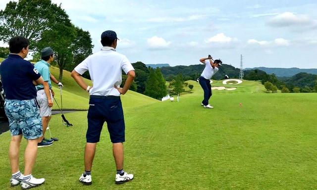 画像: みんなに見られて緊張する