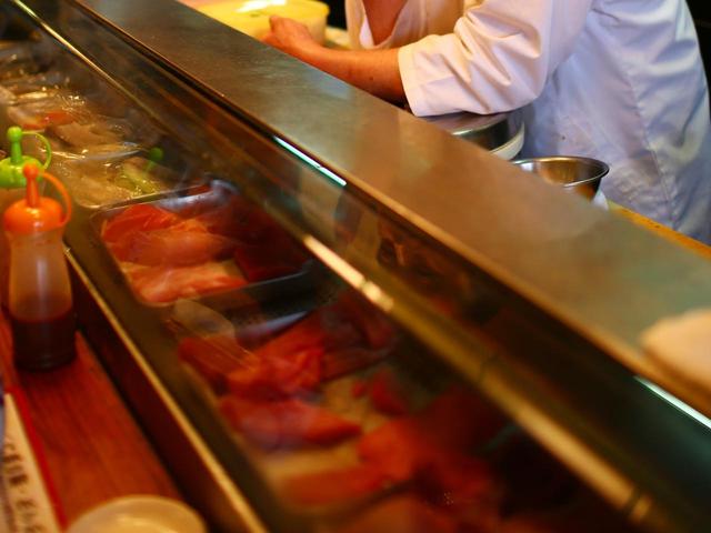 画像1: 【三崎・マグロ】マグロ問屋も太鼓判!「たち吉」の“ちぢれマグロ”の丼