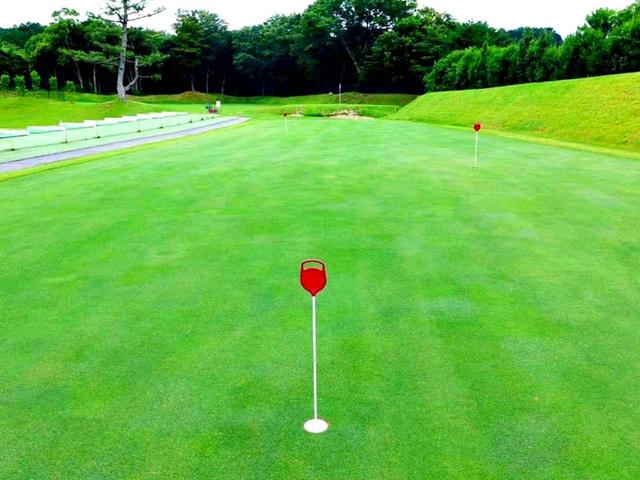 画像: グリーンの芝は本コースと同じ最新ベント