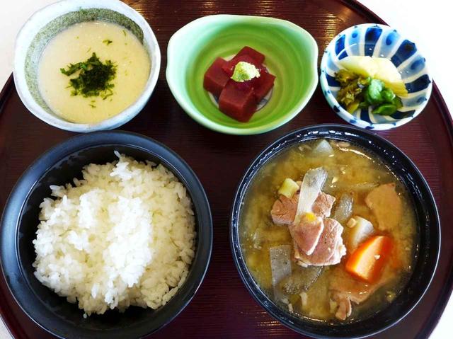 画像: こちらも人気の豚汁定食 1100円