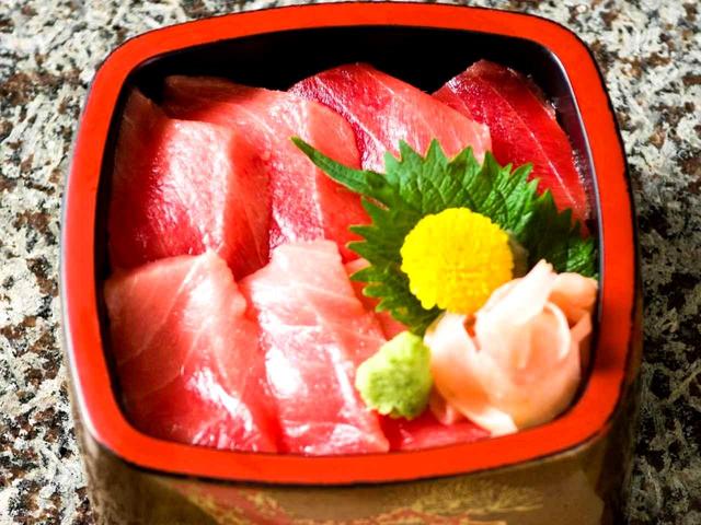 画像: 鉄火丼1800円