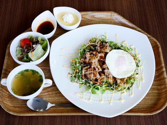 画像: 人気のプレートライス(豚肉と野菜の甘辛ソース丼) 780円