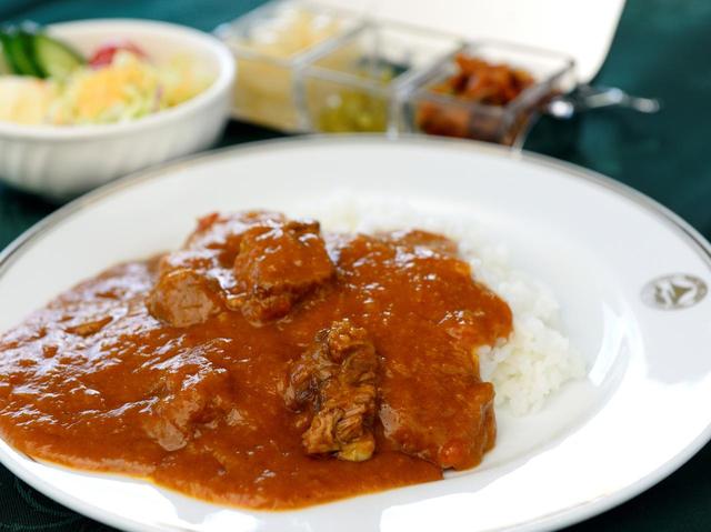 画像1: 名コースに名カレーあり。昔も今も一番人気