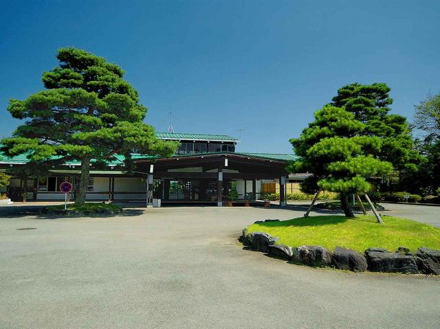 画像: クラシカルなクラブハウス