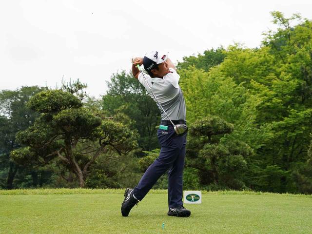 画像8: 【稲森佑貴】フェアウェイキープ率、4年連続1位。手が体から離れないから曲がらない!