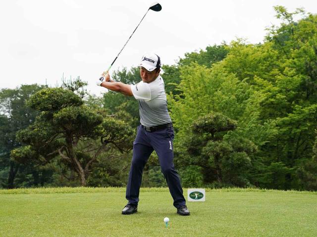 画像6: 【稲森佑貴】フェアウェイキープ率、4年連続1位。手が体から離れないから曲がらない!