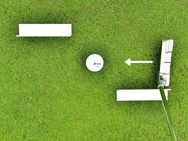 画像: テークバックサイドは手前側に、フォローサイドは外側にクランプをセット