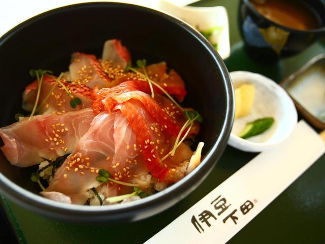 画像: 【クラブハウスグルメ】超人気の金目丼(数量限定につき要予約)