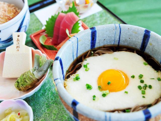 画像: 【クラブハウスグルメ】中伊豆グリーンクラブの「中伊豆産わさび丼ととろろそば」