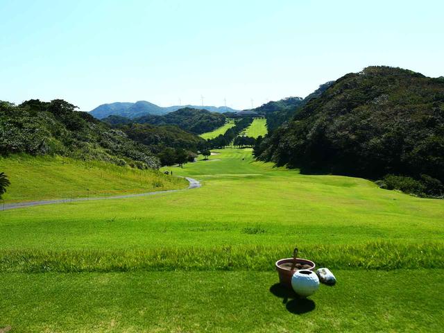 画像: 14番ホール(550ヤード、パー5)