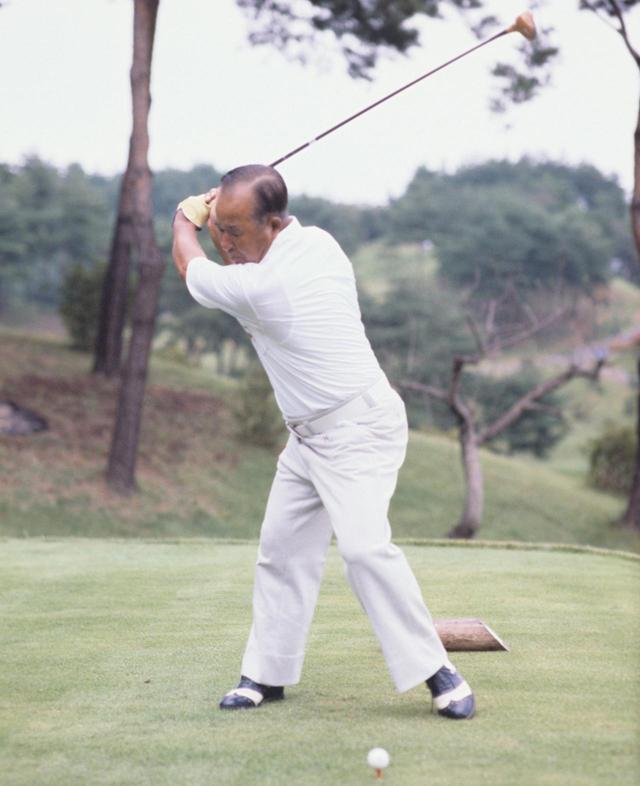 画像3: 【今日は何の日? ゴルフの日】60年前の昭和32年10月27日にカナダカップ優勝。霞ヶ関CC東コースでマークした日本チームのスコアは? 日本のタイガー中村寅吉