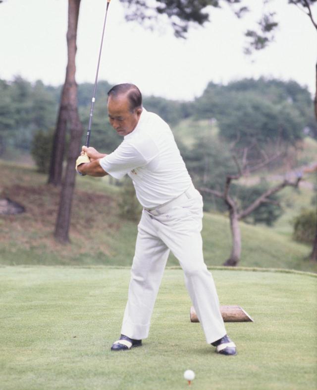 画像2: 【今日は何の日? ゴルフの日】60年前の昭和32年10月27日にカナダカップ優勝。霞ヶ関CC東コースでマークした日本チームのスコアは? 日本のタイガー中村寅吉