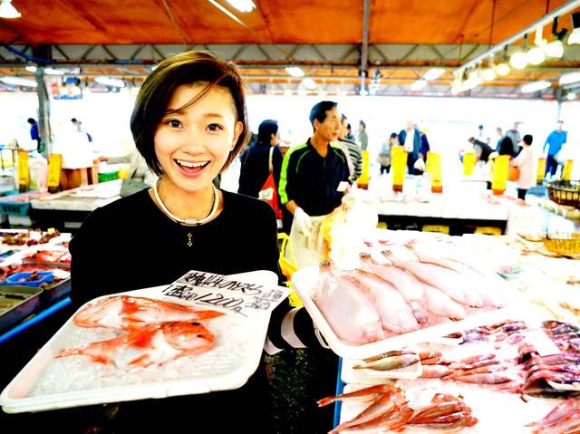 画像: 高級魚の”のどぐろ”だって、一盛1200円! 湊産マゴガレイは煮付がおすすめだそう