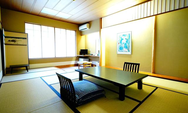 画像: 山口楼は明治5年から続く。全6室