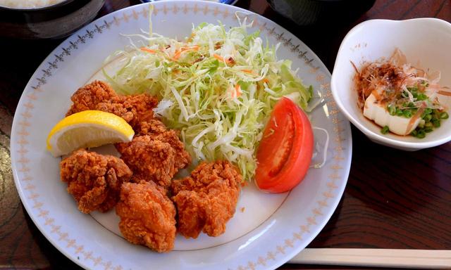画像: 唐揚げ定食もサクサクジューシー