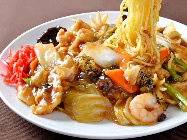画像: 昔からコースの名物。あんかけ焼きそば1200円