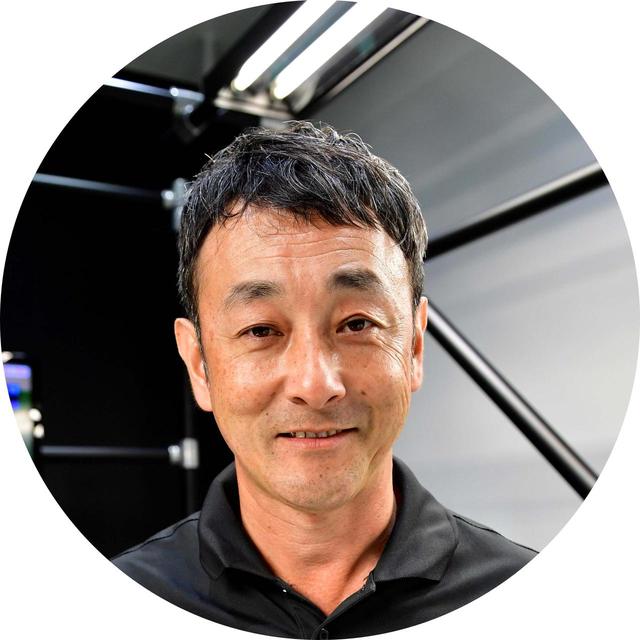 画像: 【解説】平野義裕 スイング碑文谷内の「クールクラブス」のフィッター。あらゆるクラブをテストしているギアの目利き