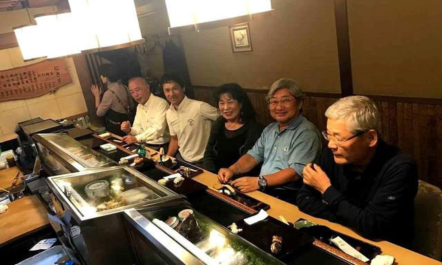 画像: 店内では、佐世保CCの理事(左端)にご挨拶できるという偶然の出会いがありました