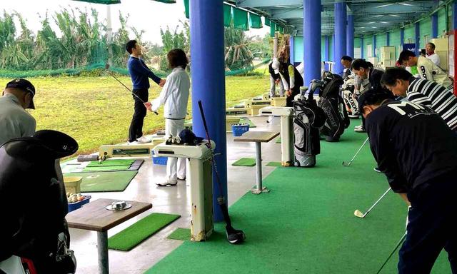 画像: 昨年の宮古島合宿、スタートのレクチャー風景