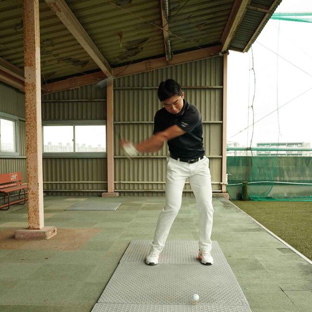 画像2: 【10本で握る】テンフィンガーグリップで300ヤードを飛ばす高校2年! 篠塚武久先生が教え子、出利葉太一郎くんのスウィングを解説