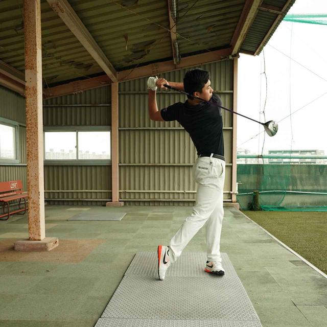 画像3: 【10本で握る】テンフィンガーグリップで300ヤードを飛ばす高校2年! 篠塚武久先生が教え子、出利葉太一郎くんのスウィングを解説