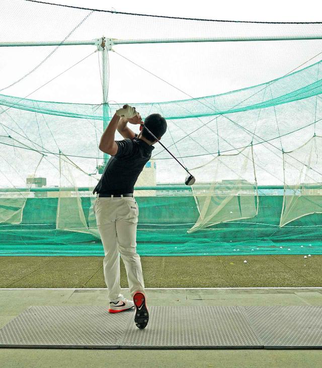 画像4: 【10本で握る】テンフィンガーグリップで300ヤードを飛ばす高校2年! 篠塚武久先生が教え子、出利葉太一郎くんのスウィングを解説