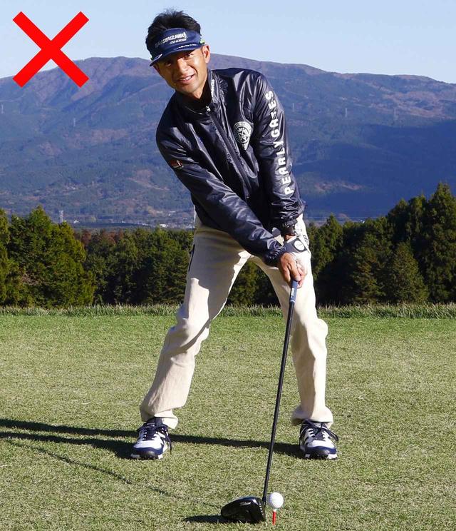 画像: ハンドファーストは状態が右に傾きやすくなる