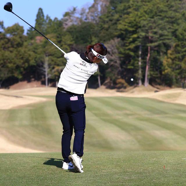 画像8: 【テレサ・ルー】女子プロが選んだベストドライバースウィング。軽く振っても飛ぶ「捻転力」の秘密