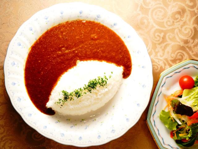 画像: 垂水ゴルフ倶楽部のビーフカレー 1200円 7~8種の果物によるフルーティな味わいの後に辛さが追いかける