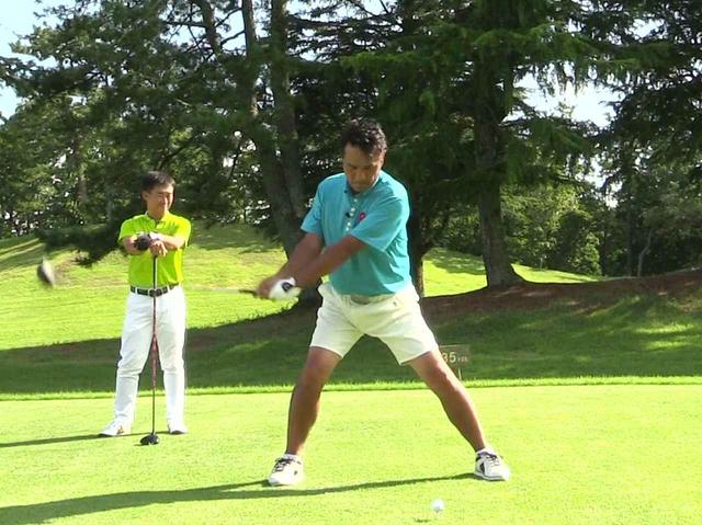 画像2: 【今泉健太郎の400ヤード理論vol.⑦】ブレない軸の覚え方。 元プロ野球選手、鈴木健さんが目ウロコのぶっ飛びレッスン!【ゴルフダイジェスト動画】