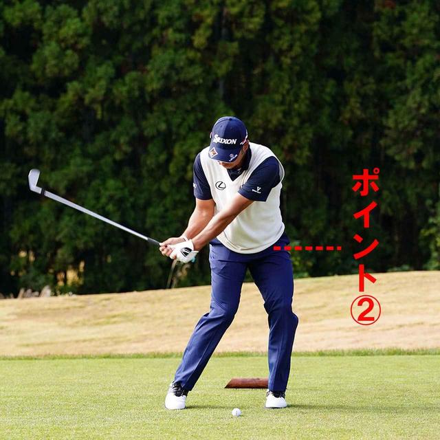 画像6: 【松山英樹】「手の位置が超低い」。世界のアイアンマンをスウィング分析!
