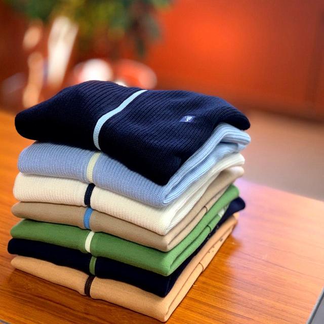 画像: コーディネートしやすいカラーと、前ファスナーで脱ぎ着しやすいタイプは、冬ゴルフの体温調節にも重宝する