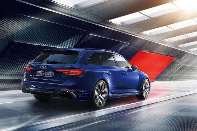 画像: 2013年以来6年ぶりのフルモデルチェンジされて登場した「RS4 アバント」