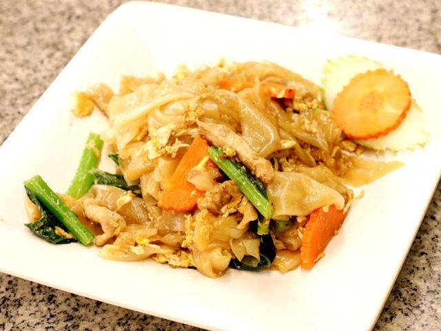 画像: 豚肉やきそば(セントラルマリーナ)