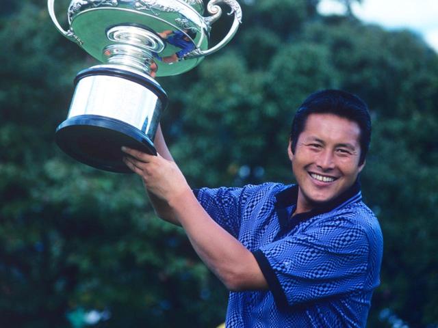 画像: プロ野球選手からプロゴルファーへと転身して以来、国内外通算113勝、国内賞金王12回。パワーと技で日本ゴルフ界をけん引してきたジャンボ尾崎