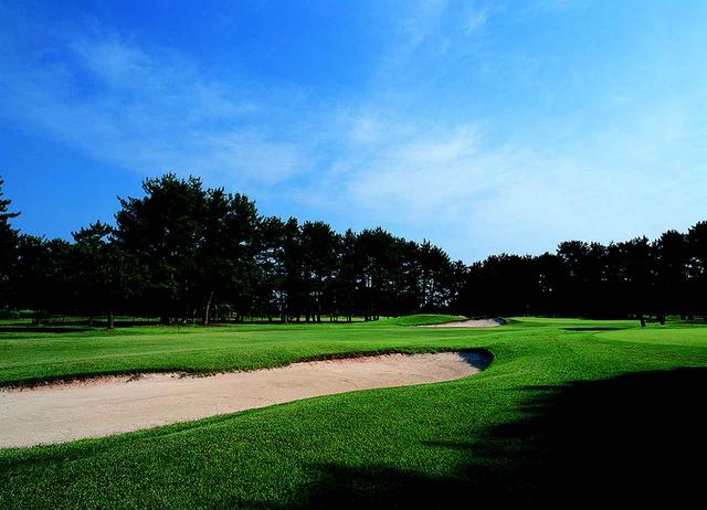 画像: 6267Y/Par72。飛行場跡地の手造りコースで、鳥取県では最も古い歴史を持つ。上田治設計