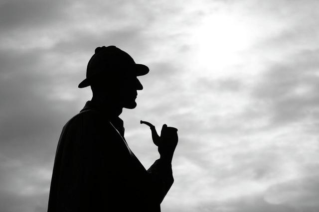 画像: ふむ。どうやらこの街は、ただの街ではなさそうだ(ホームズ)