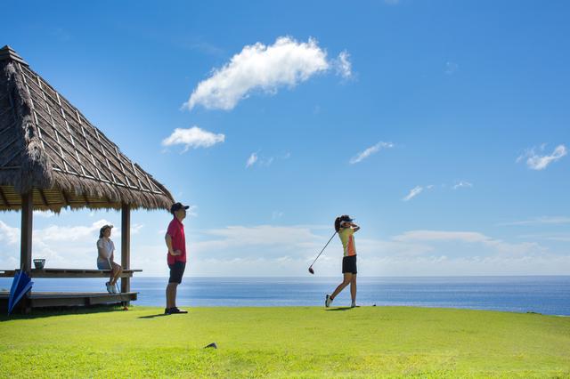 画像: 太平洋を望みながらの絶景プレー
