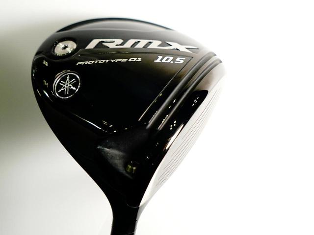画像: ヘッドが大きく慣性モーメントが高くなった「RMXプロトタイプ」を使用する。「いくらでも叩けるし、安心して打っていける。置きに行く打ち方もできるし、ガンと強く打った時でも曲がらない」(今平)