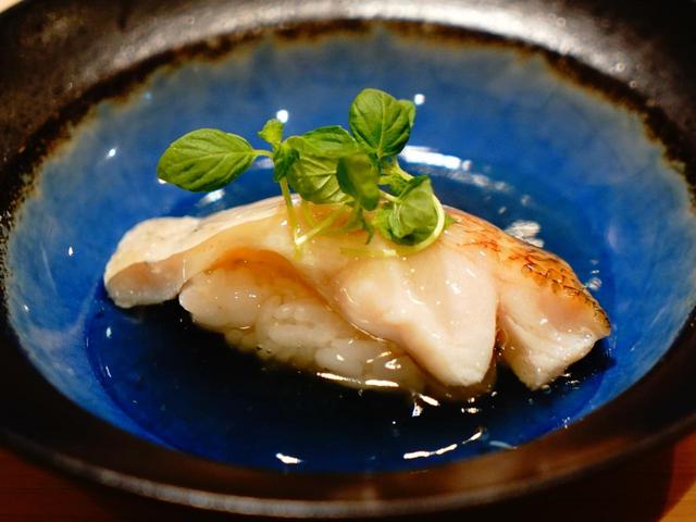 画像: 「のどぐろ蒸し」元は同じ片町の太平寿司の名物料理。そこで修行した大将が味を継承