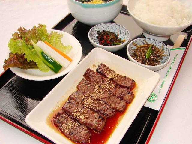画像: KOMAカントリークラブの人気メニュー「ハラミ焼肉定食」