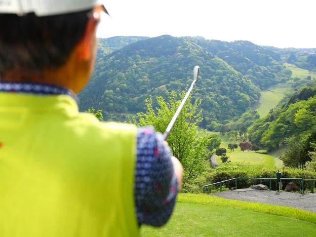 画像: 【高低差】打ち下ろし10ヤード=マイナス10ヤードはウソだった! 打ち上げ 打ち下ろし番手選びの方程式