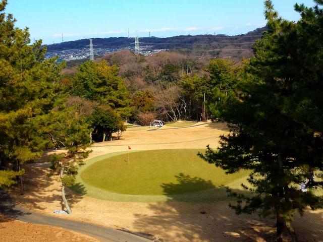 画像: 打ち上げのほうが、飛距離への影響は大きくなる(鎌倉カントリークラブ 3番 パー3)